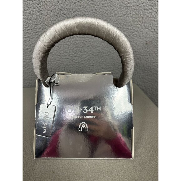 ON 34TH Women's Faux Fur Earmuffs Silver One Size Cute & Cozy Gift Box NWT's - Picture 2 of 7